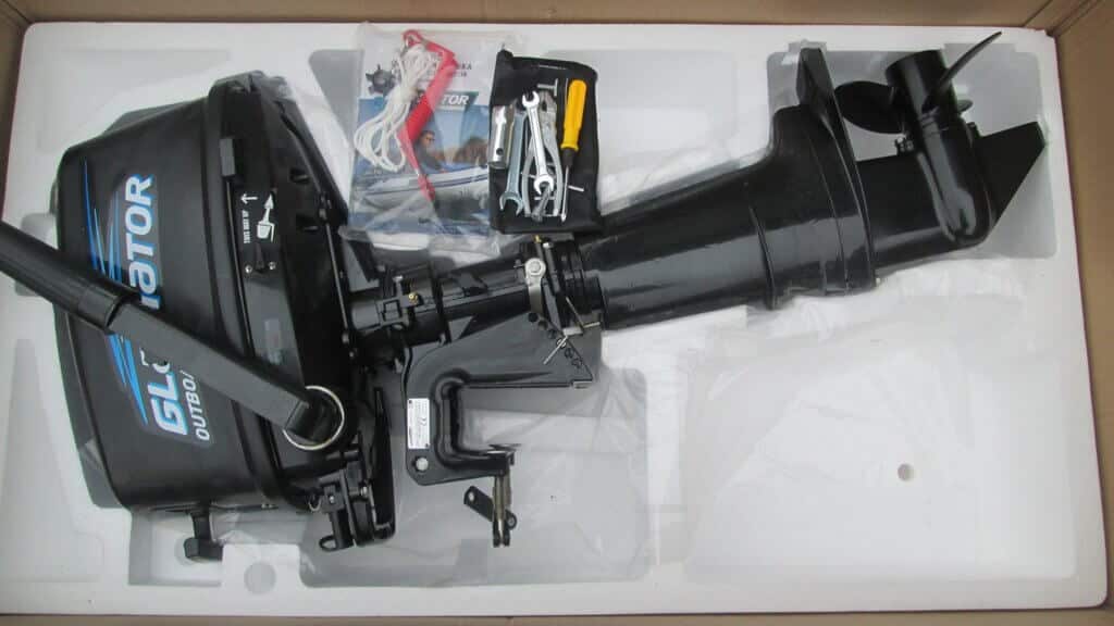 Lodochnyj motor GLADIATOR G5 FHS (5 l. s.) 2-h taktnyj motorlodki.by 2 Лодочный мотор "GLADIATOR" G5 FHS (5 л. с.) 2-х тактный motorlodki.by