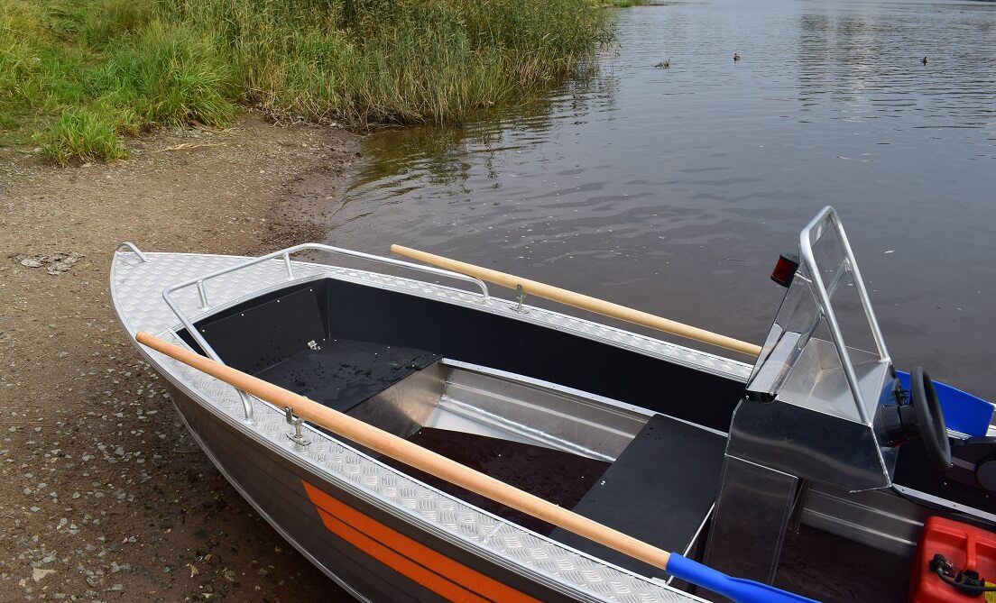 Алюминиевая лодка Wellboat-42 NexT консоль 17 Алюминиевая лодка Вельбот 42 нэкст Wellboat-42 NexT консоль