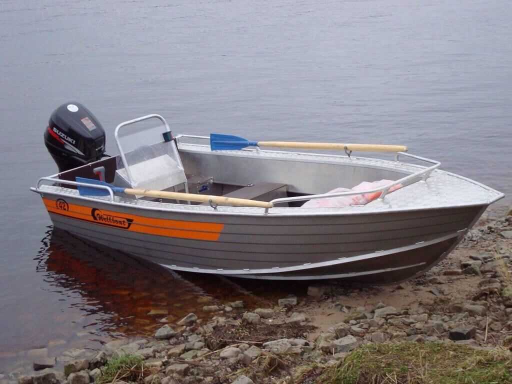 Алюминиевая лодка Wellboat-42 NexT консоль 21 Алюминиевая лодка Вельбот 42 нэкст Wellboat-42 NexT консоль